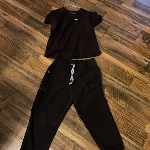 Figs scrubs black